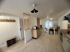 Interior - Holiday Home 'St Augustin' with Private Terrace, Private Garden and Wi-Fi (Saint-Augustin)