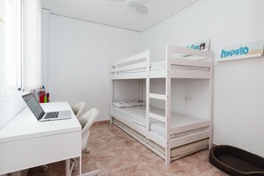 Fer et planche à repasser, Wi-Fi, draps fournis