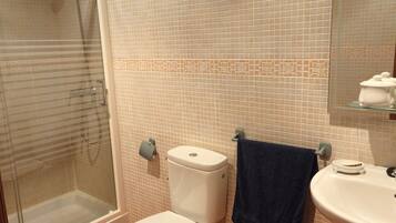 Shower, towels