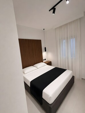 Room - Bed and Breakfast 'Vicolo Del Fortino - Suite 101' with Balcony, Wi-Fi and Air Conditioning (Catania)