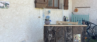 Cottage 'Gîte Insolite Nature & Détente' with Private Terrace and Private Garden