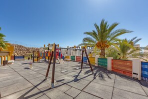 Children’s area - Holiday Home 'Maison De Lumière' with Sea Views, Wi-Fi and Air Conditioning (Vera)