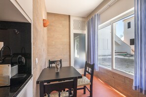 Dining - Holiday Home 'Apartamento Nascimento' with Shared Pool, Private Terrace and Air Conditioning (Santa Luzia)
