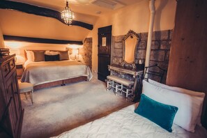 Room - Stonegate Castle - Eleven Bedroom Castle, Sleeps 26 (Hayfield)