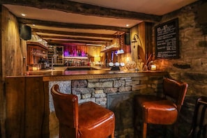 Bar (on property) - Stonegate Castle - Eleven Bedroom Castle, Sleeps 26 (Hayfield)