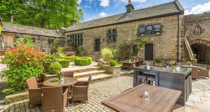 Stonegate Castle - Eleven Bedroom Castle, Sleeps 26