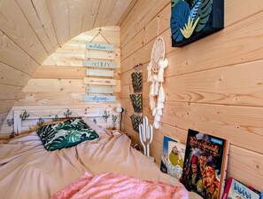 Room - Nature & Relaxation Cabin at Domaine de la Gare – Tranquility and Authenticity (Lavoncourt)