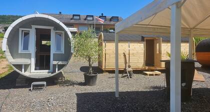 Schlaffass Naima – Vineyards and Moselle Views