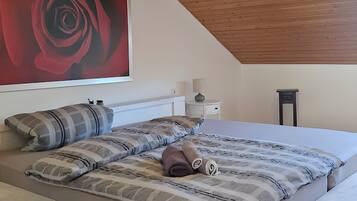 WiFi, bed sheets