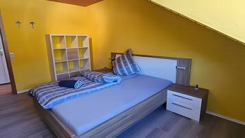 WiFi, bed sheets