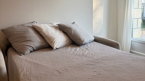 WiFi, bed sheets