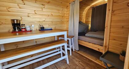 Cabin 'Camping Schlaffass Naima' with Shared Terrace and Shared Garden