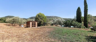 Family Home “Chez Guiguite– Pool” with Mountain View, ADSL Wi-Fi, and Air Conditioning