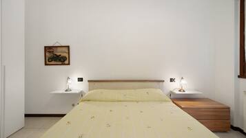 熨斗/熨衫板、Wi-Fi、床單
