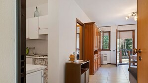 Unclassified image, 3 of 24, button - Azalea City Center Apartment with Shared Pool, Wi-Fi, and Air Conditioning (Induno Olona)