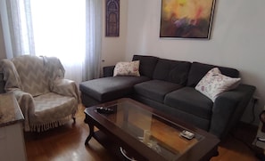 Unclassified image, 3 of 10, button - "By The Sea" Apartment with Sea View, Wi-Fi, and Air Conditioning (Palaio Faliro)