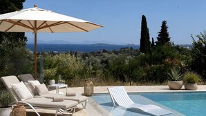 Pool - Cottage 'Blue Green Villa' with Sea View, Private Pool and Wi-Fi (Agios Markos)