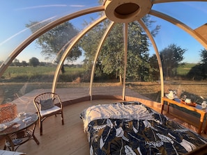 Room - Unique Bubble B&B with Private Spa in Lavoncourt (Lavoncourt)