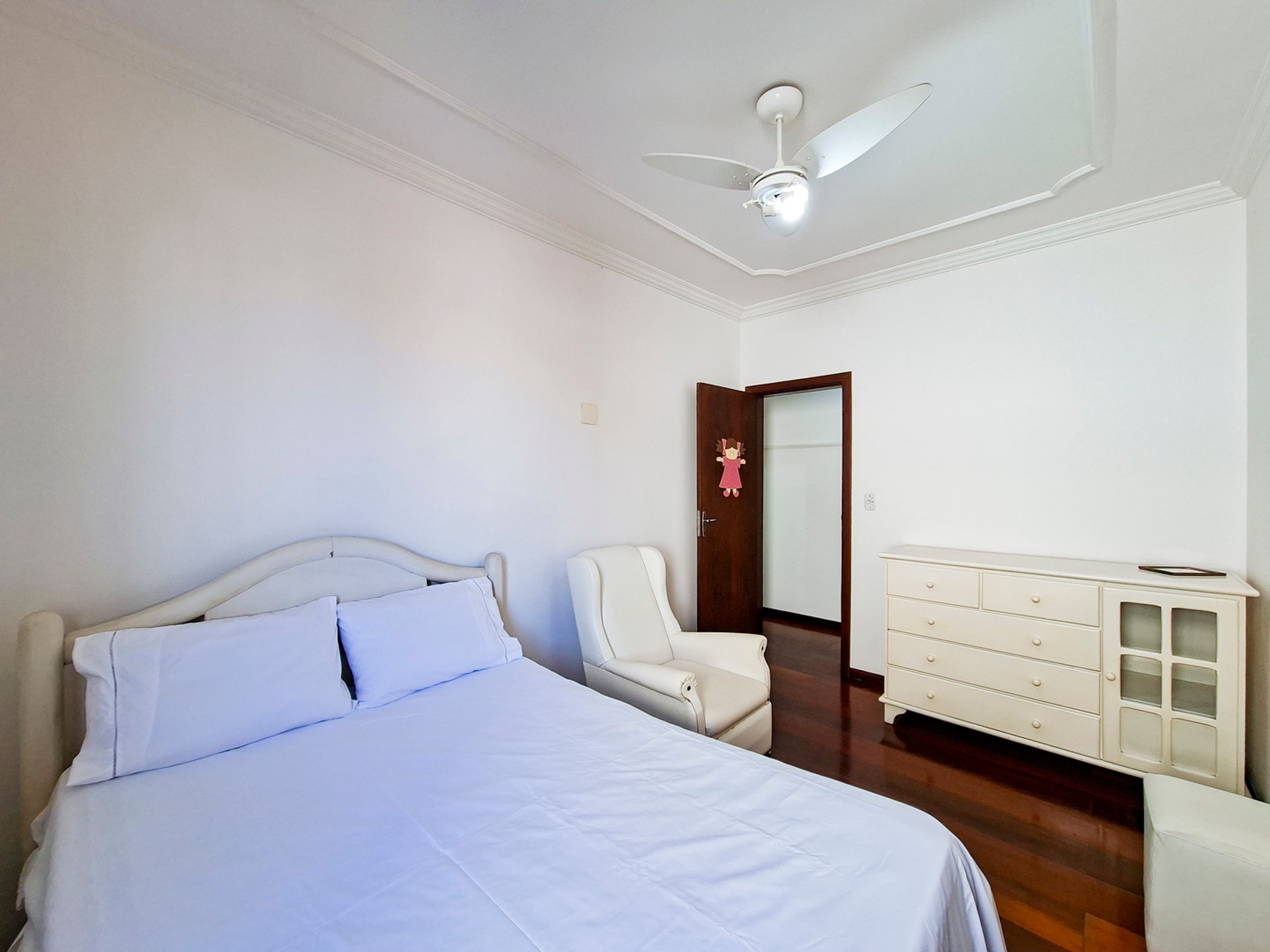 WiFi (free), bed sheets
