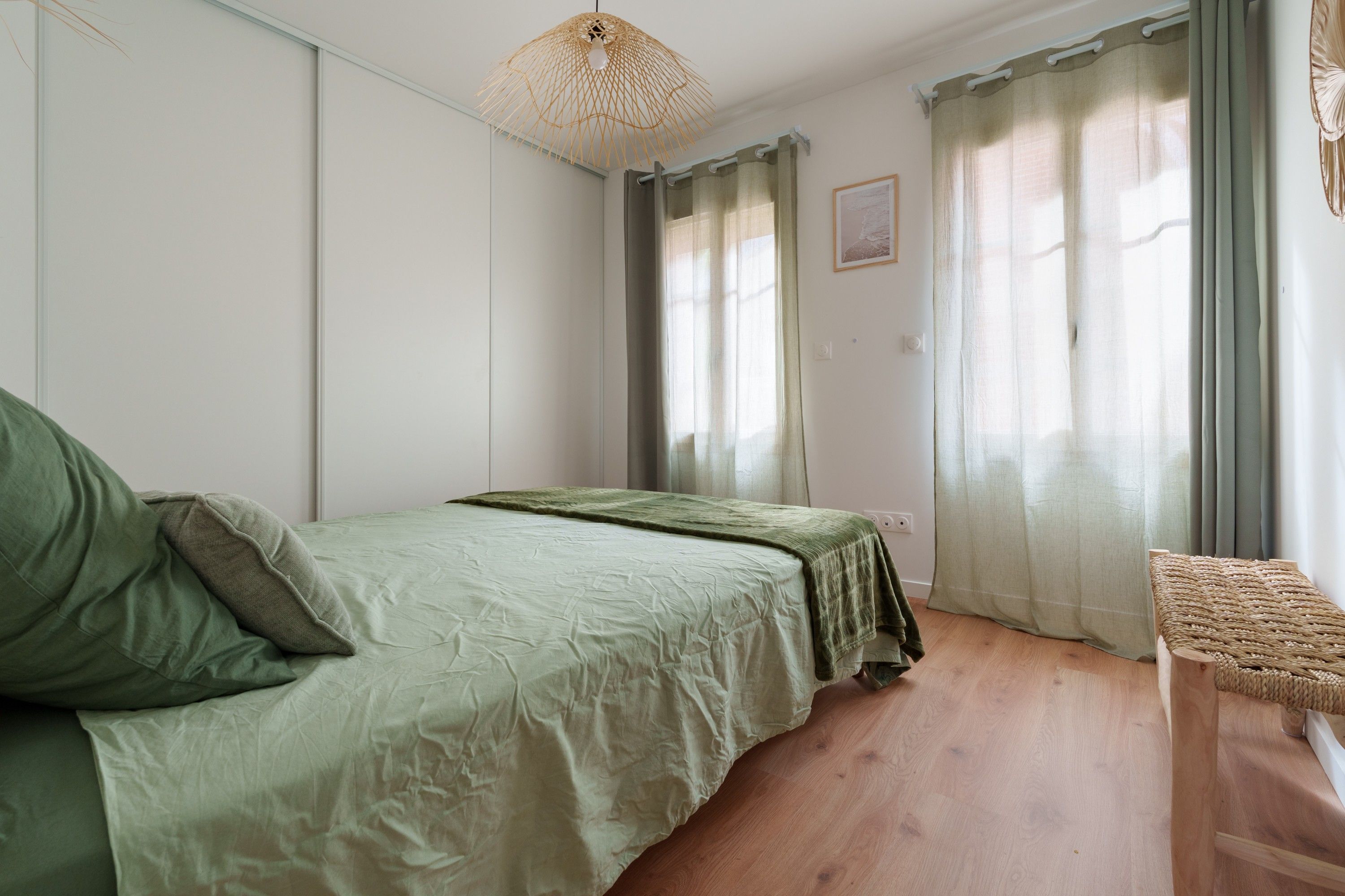 2 chambres, fer et planche à repasser, Wi-Fi, draps fournis