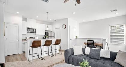 Newly Built: C: 1BR/1BA/Modern Condo in Houston