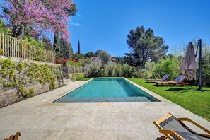 Pool - A countryside experience within walking distance of town (Aix-en-Provence)