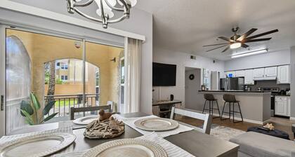 Ground floor 2 Bedroom One Bathroom Condo in gated community with Pool