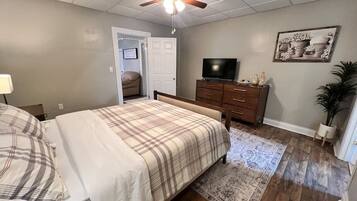 Desk, iron/ironing board, WiFi, bed sheets