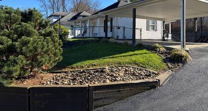Nan’s Porch - 2 Bedroom home with outdoor firepit