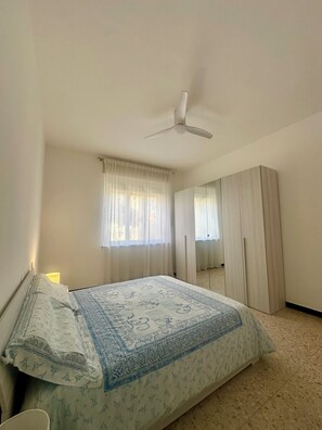 Iron/ironing board, WiFi (free), bed sheets - Casa Moelda | Milan-Malpensa (MXP) 15 min. from Milan-Fiera (Legnano)