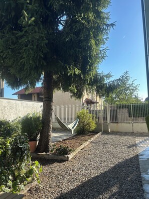 Property grounds - Casa Moelda | Milan-Malpensa (MXP) 15 min. from Milan-Fiera (Legnano)