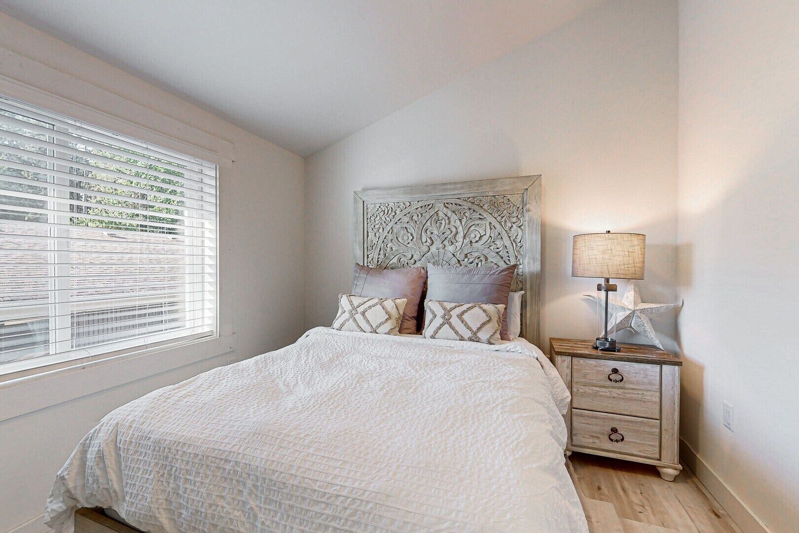 Uninterrupted Waterfront Views  Private Beach  Whidbey Island Escape - Coupeville, WA