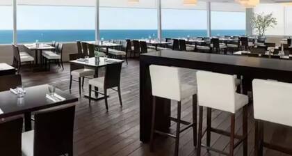 2 Bedroom Deluxe Suite with Sea View