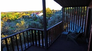 Property grounds - 2-Bedroom House: A Comfortable Home with a Stunning View (Ciborro)