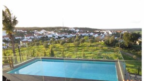 Outdoor pool - 2-Bedroom House: A Comfortable Home with a Stunning View (Ciborro)