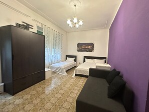 Room - Vrbo Property (Venezia)