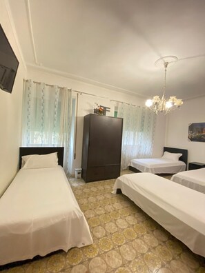 Room - Vrbo Property (Venezia)