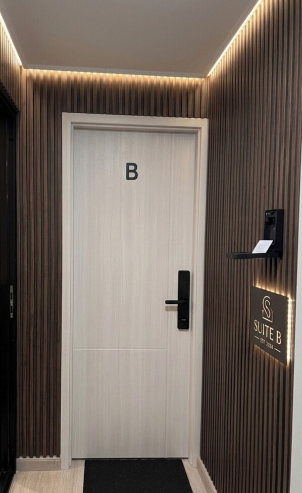 Interior - Apartment Suite, Pool, Coworking Space, Gym, and Fast Wi-Fi in the Heart of Miraflores!! (Miraflores)