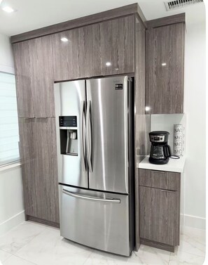 Interior - Elegant two bedroom
Miami retreat with private parking at your front door. (Kendall)