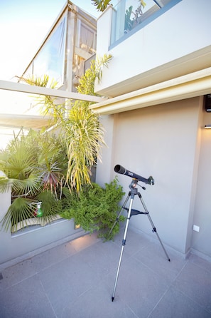 Property grounds - Luxury Athens Duplex with Acropolis View, Private Heated Jacuzzi & Parking (Athina)