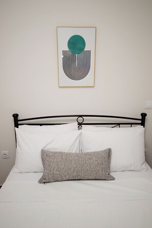 3 bedrooms, iron/ironing board, free WiFi, bed sheets - Luxury Athens Duplex with Acropolis View, Private Heated Jacuzzi & Parking (Athina)