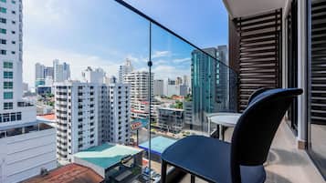 Apartamento Confort, balcón, vistas a la ciudad | Balcón