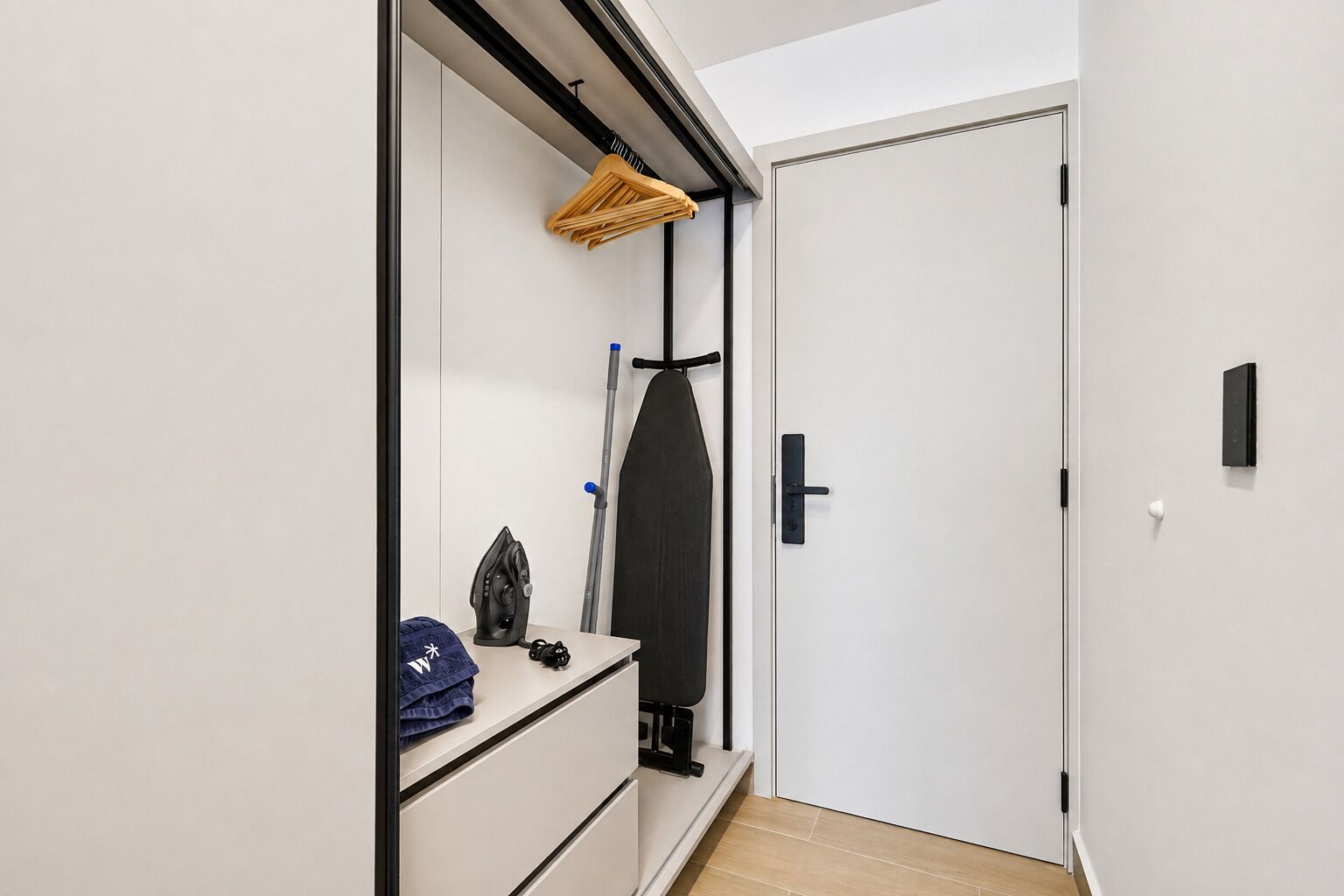 Apartment (25E) | WiFi (free), individually decorated, individually furnished, bed sheets