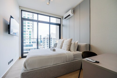 The Hub Modern Apartments by Wynwood