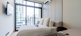 The Hub Modern Apartments by Wynwood