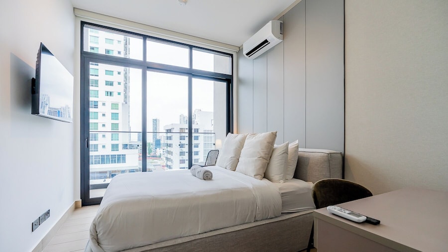 The Hub Modern Apartments by Wynwood