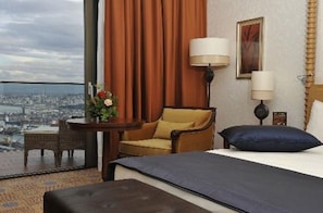 Classic-Doppelzimmer, Balkon, Buchtblick | Schreibtisch, kostenloses WLAN
