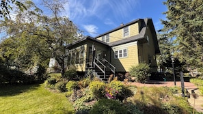 Exterior - The Gilliat House: Historic Duluth Charm, 30+ Day Stay (Duluth)