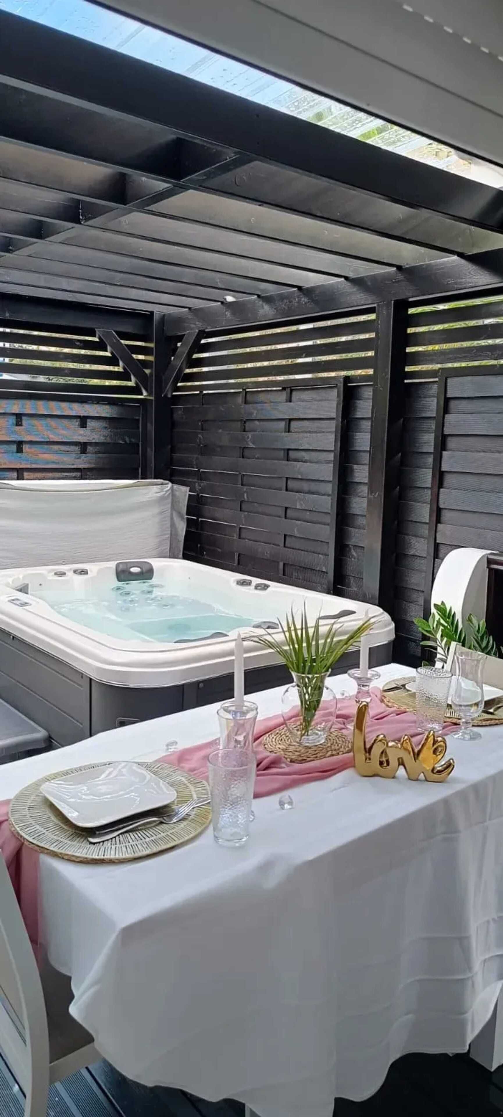 Bain à remous extérieur