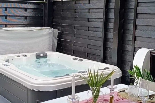 Bain à remous extérieur